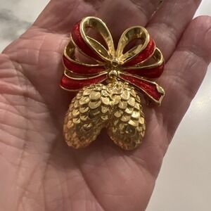 Signed Danecraft Christmas Pinecones Bow Ribbon Brooch Pin